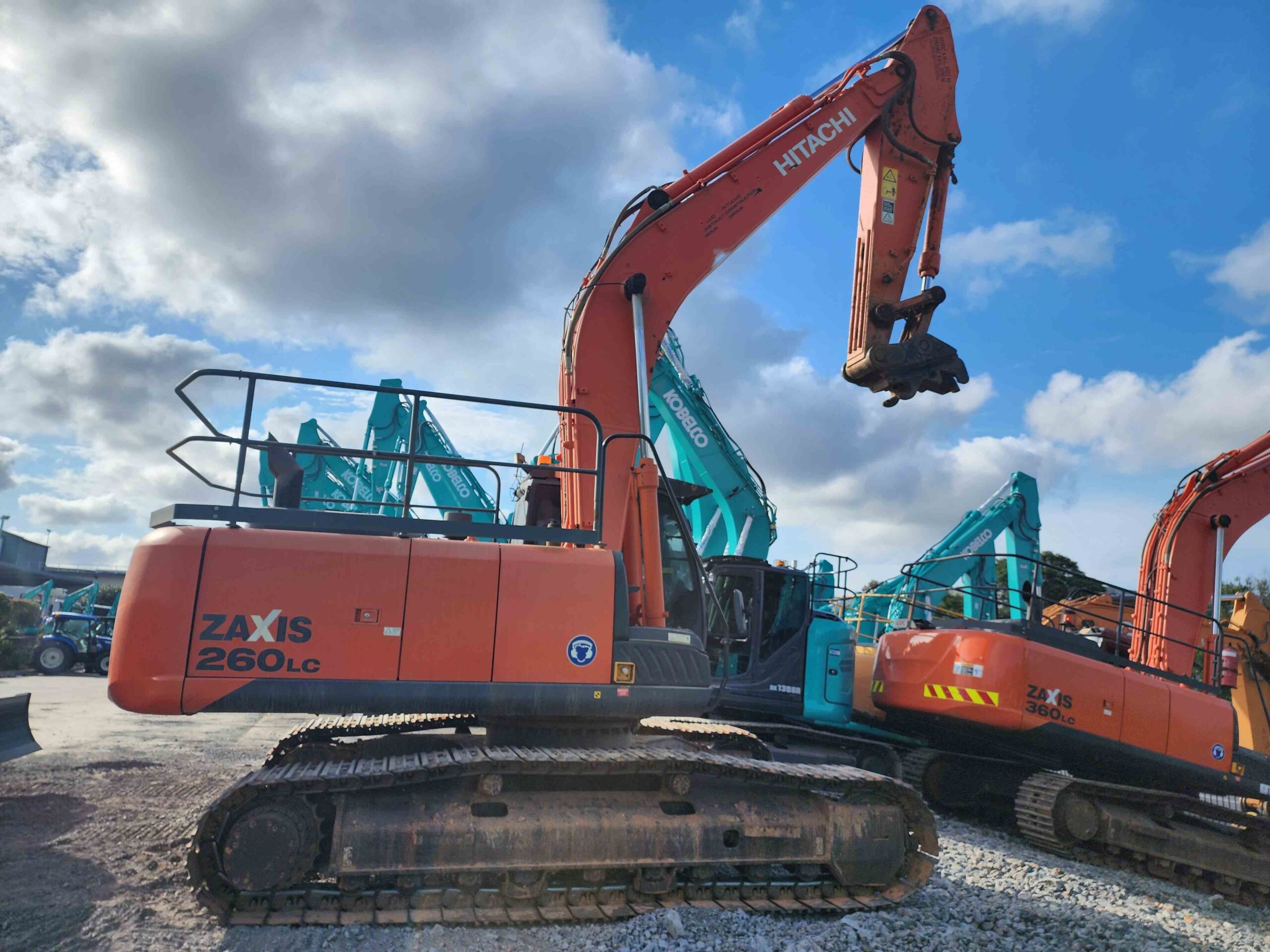 HITACHI ZX260LC-5B EXCAVATOR - Meltrac Machinery