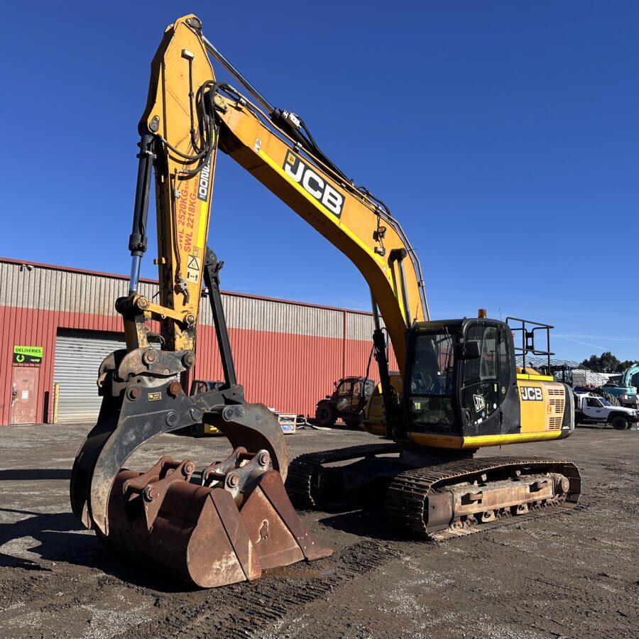 JCB JS200 EXCAVATOR