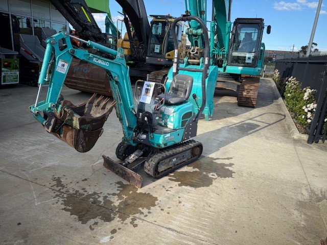 KOBELCO SK008 EXCAVATOR