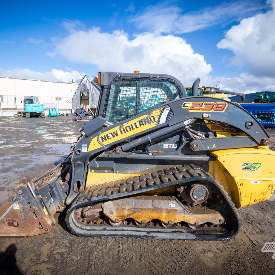 NEW HOLLAND C238 TRACK LOADER