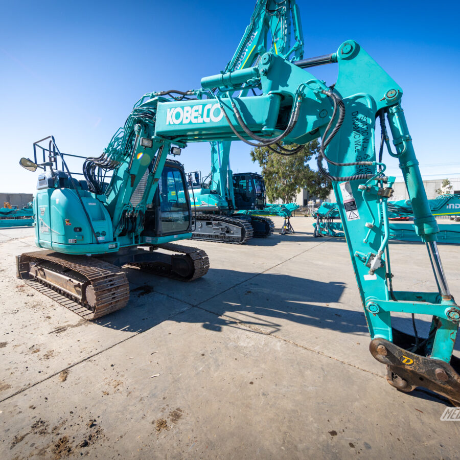KOBELCO SK135SR-5 EXCAVATOR