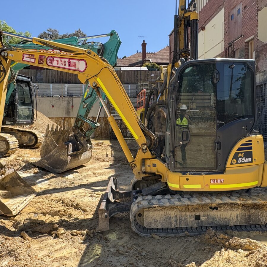 KOMATSU PC55MR-5 EXCAVATOR