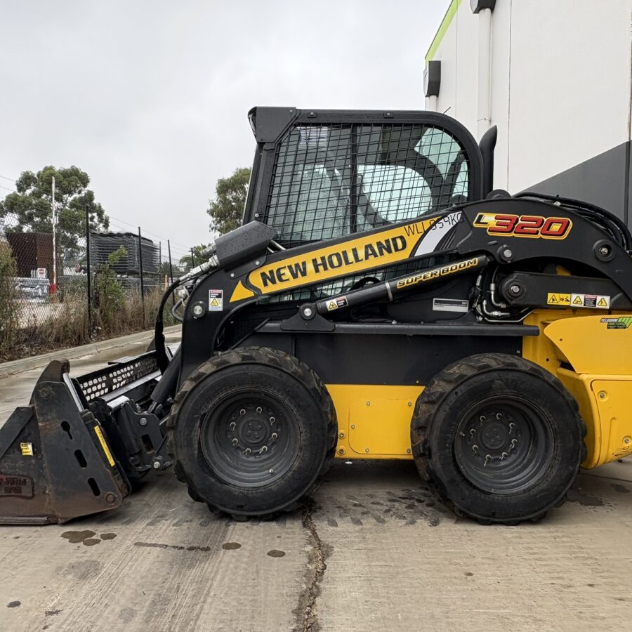 NEW HOLLAND L320 PAC SKID STEER