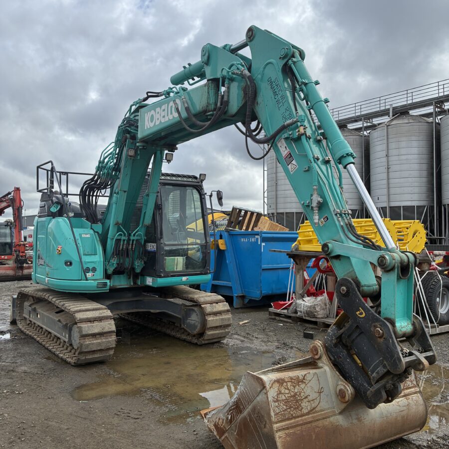 KOBELCO SK135SR-5 EXCAVATOR