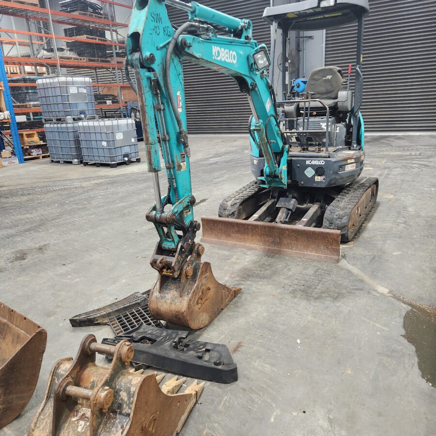 KOBELCO SK27SR-5 EXCAVATOR