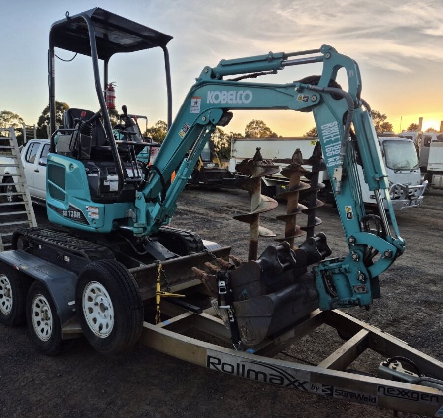 KOBELCO SK17SR-6 EXCAVATOR