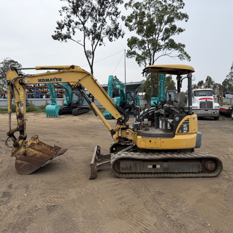 KOMATSU PC45MR-3 EXCAVATOR