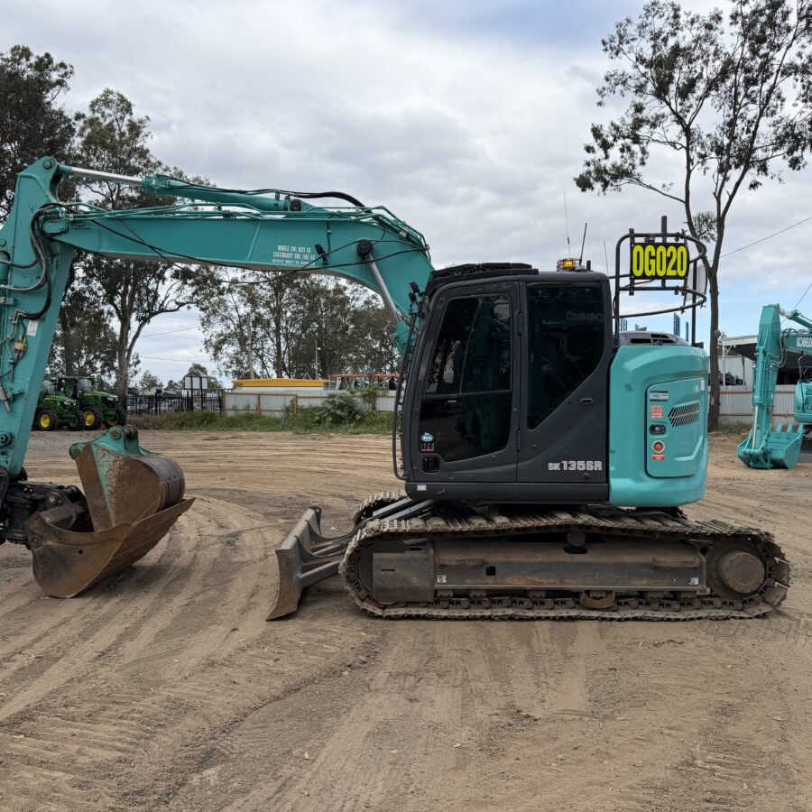 KOBELCO SK135SR-7 EXCAVATOR