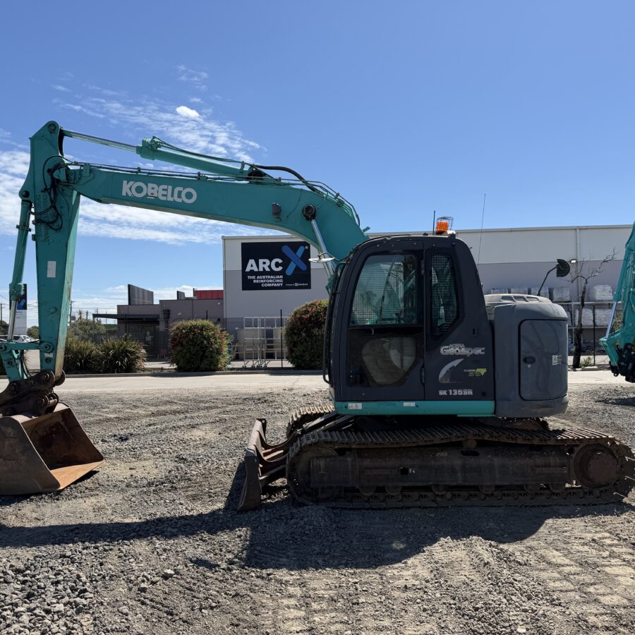 KOBELCO SK125SR EXCAVATOR
